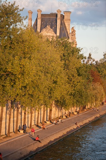 Quai Des Tuileries, Berges