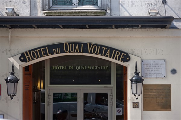 Quai  Voltaire, Hôtel DuQuai Voltaire