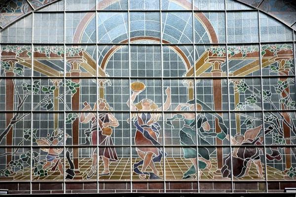 Glass wall of the Casino de Paris