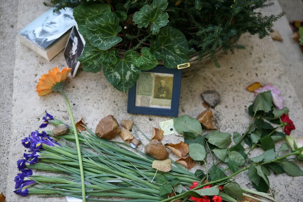 Tombe de Baudelaire au Cimetière du Montparnasse à Paris