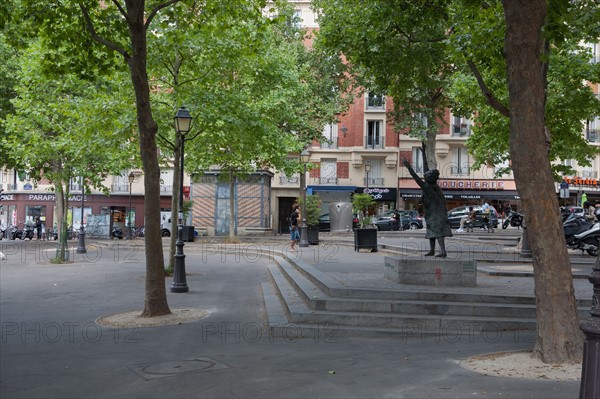 Porte de Bagnolet, Place Edith Piaf