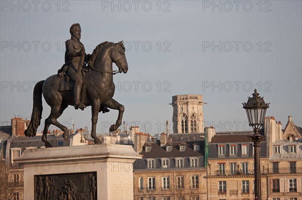 Pont Neuf, Statue d'Henri IV