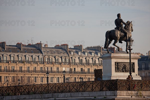 Pont Neuf, Statue d'Henri IV