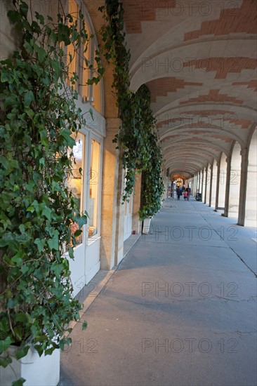 Le Marais, Place Des Vosges