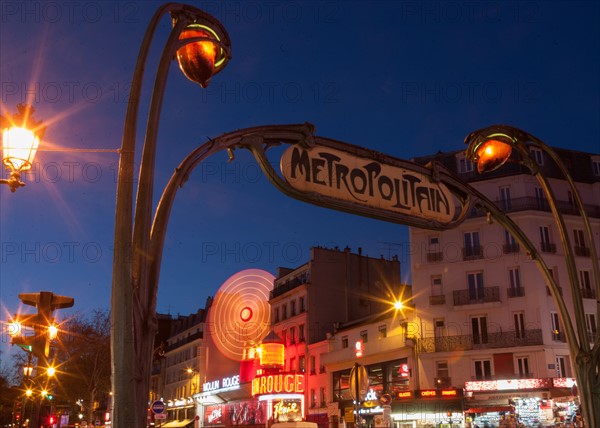 Place Blanche, Moulin Rouge