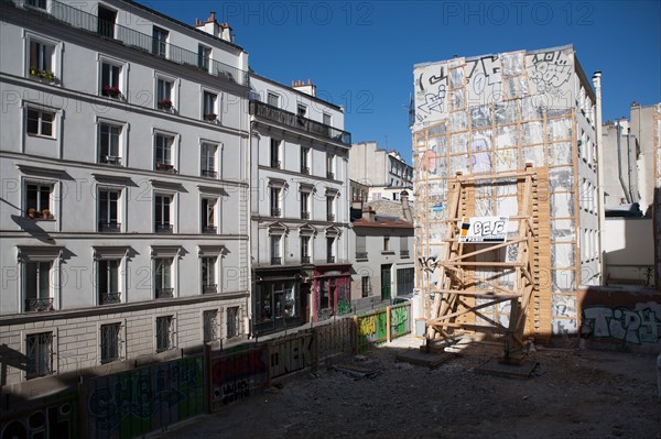 Montmartre, Parcelle En Chantier