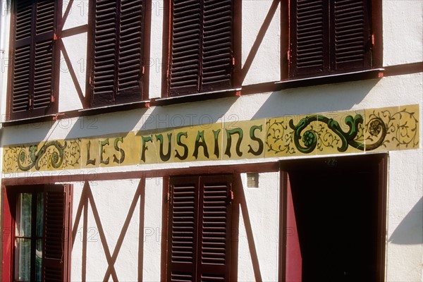 Montmartre, Rue Tourlaque