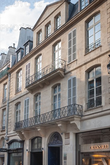 1e Arrondissement, 374 rue Saint-Honoré