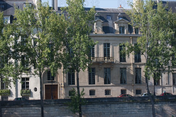 The Ile Saint-Louis in Paris