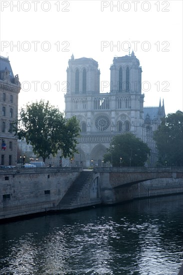 5e Arrondissement, Quai Saint Michel