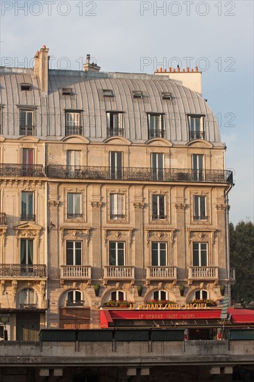 5e Arrondissement, 40 Quai Saint Michel