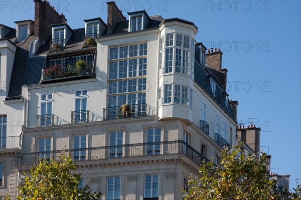 Angle quai Malaquais, et rue Des Saints Peres