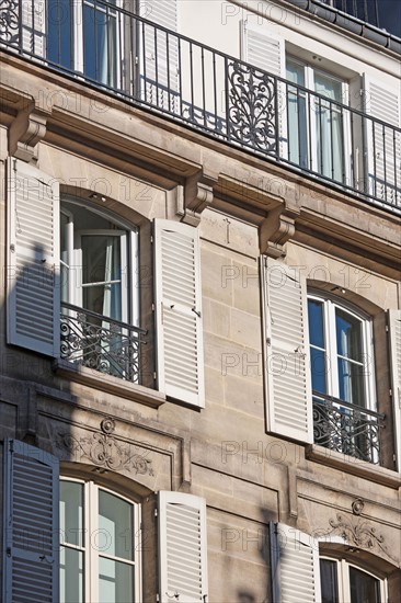 42 rue Bonaparte, Appartement Ou Jean Paul Sartre Vecut