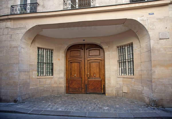 21 rue Visconti, La (Fausse Mort De Racine) Portail