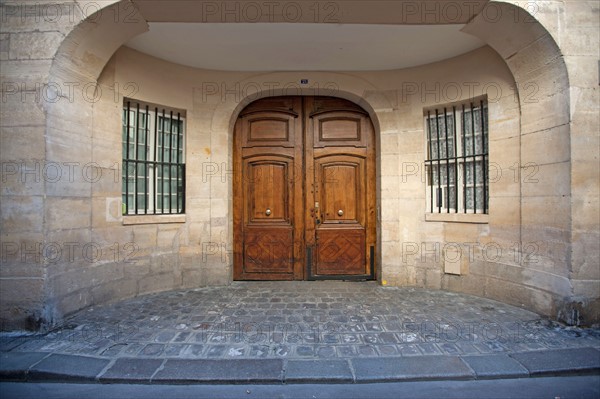21 rue Visconti, La (Fausse Mort De Racine) Portail