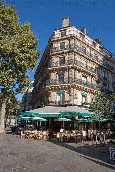 Saint Germain Des Prés, Cafe Les Deux Magots