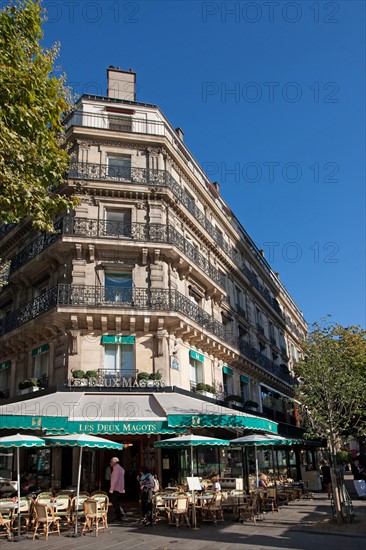 Saint Germain Des Prés, Cafe Les Deux Magots