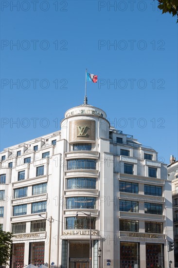 8th Arrondissement, avenue Des Champs Elysees