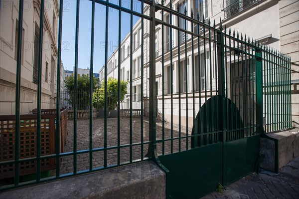 8e Arrondissement, 1Rue Lord Byron