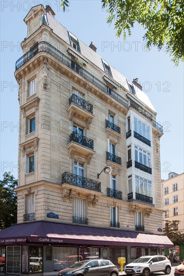 132 boulevard Richard Lenoir, Simenon Y Situa L'Habitation Du Commissaire Maigret