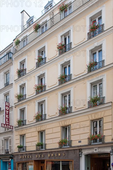 33 rue Delambre, Hôtel Des Bains