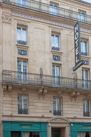 35 rue delambre, Hôtel Delambre