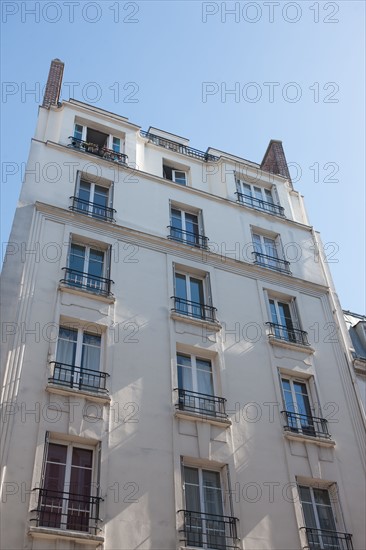 54 rue Legendre, Paul Eluard vécut au 5 E Etage