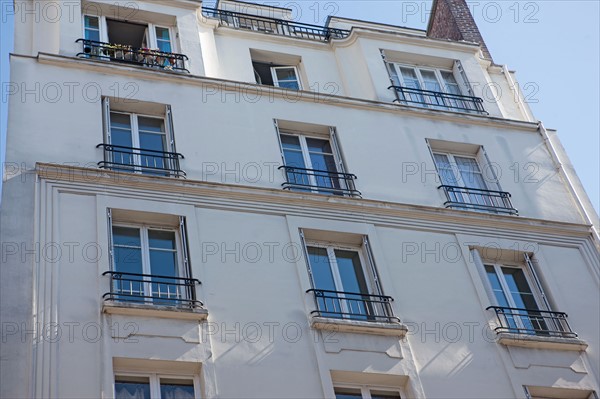 54 rue Legendre, Paul Eluard vécut au 5 E Etage