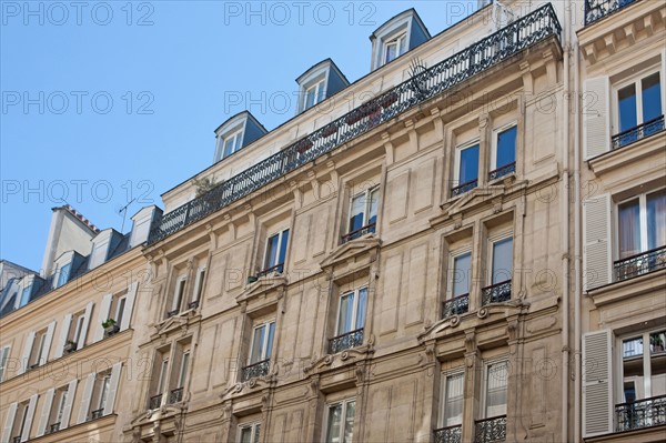 83 rue Dulong Immeuble où vécut Maupassant Au 4e Etage,