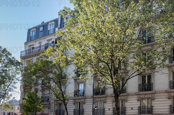 18e Arrondissement, 3 rue Ordener angle avec le 35 rue Marx Dormoy