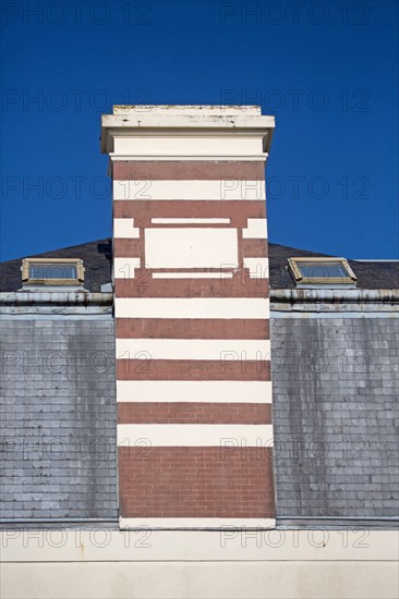 Cheminée en brique et pierre à Cabourg