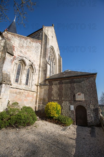 Beaumont-en-Auge, Normandie, prieure