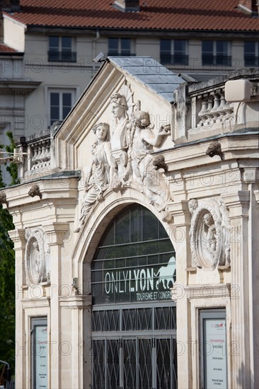 Lyon, Office du Tourisme situe Place Bellecour