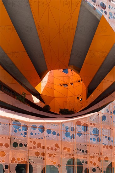 Lyon, Immeuble "Le Cube Orange" dans le quartier Confluence