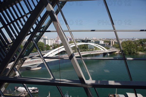Lyon, Pont Raymond Barre vu depuis le musee des Confluences