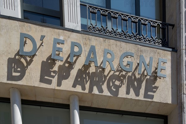 Rouen, enseigne de la Caisse d'Epargne