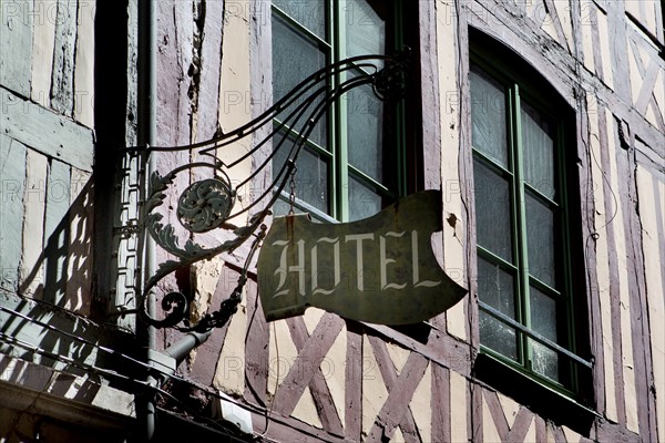 Rouen, hotel sign