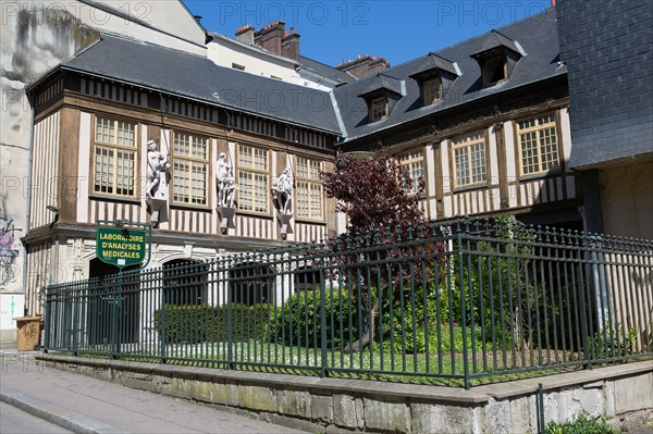 Rouen, Rue d'Amiens