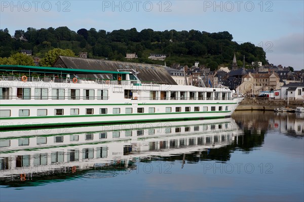 Honfleur, embarcadère des bateaux de croisière