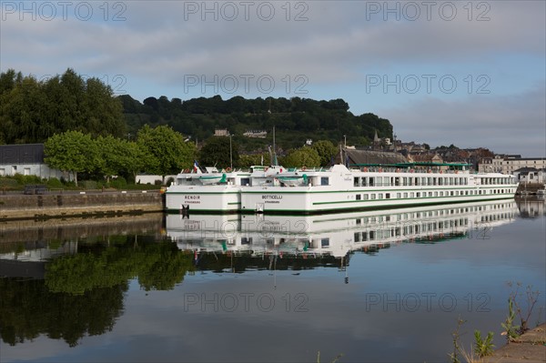 Honfleur, embarcadère des bateaux de croisière