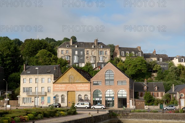 Honfleur, bâtiments près du Bassin Carnot