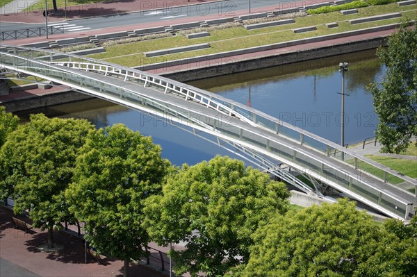 Saint-Lô, passerelle sur la Vire