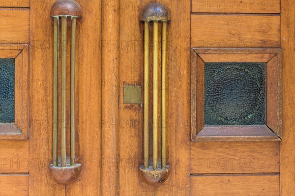 Nantes, détail d'une porte de style Art Déco