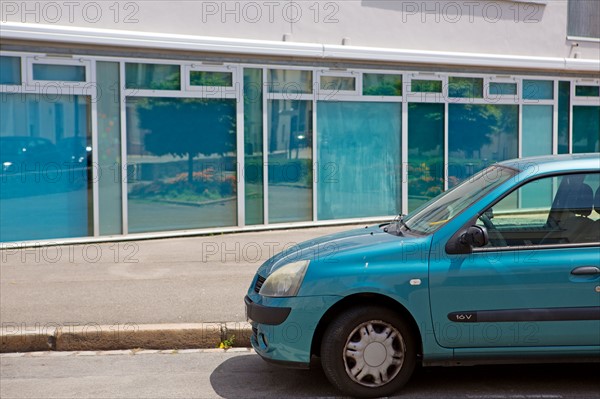 Nantes, voiture et devanture