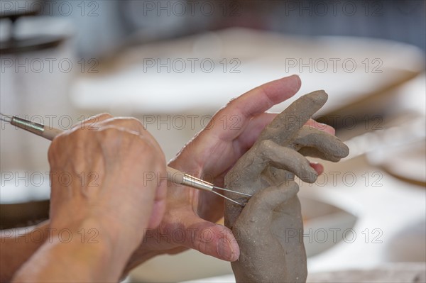 Paris, Atelier Elzevir, main sculptée