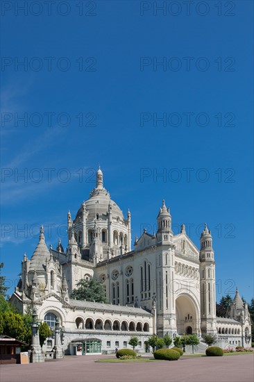 Basilique Sainte-Thérèse de Lisieux