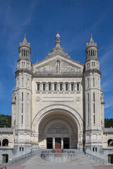 Basilique Sainte-Thérèse de Lisieux