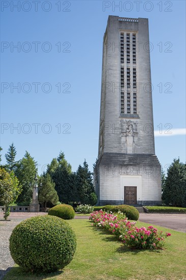 Campanile de la basilique Sainte-Thérèse de Lisieux