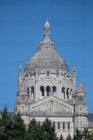 Basilique Sainte-Thérèse de Lisieux