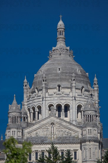 Basilique Sainte-Thérèse de Lisieux